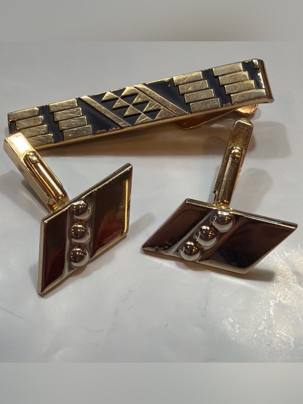 Vintage SWANK Gold Geometric Cufflinks WITH GOLD black geometric Tie Clip Men’s